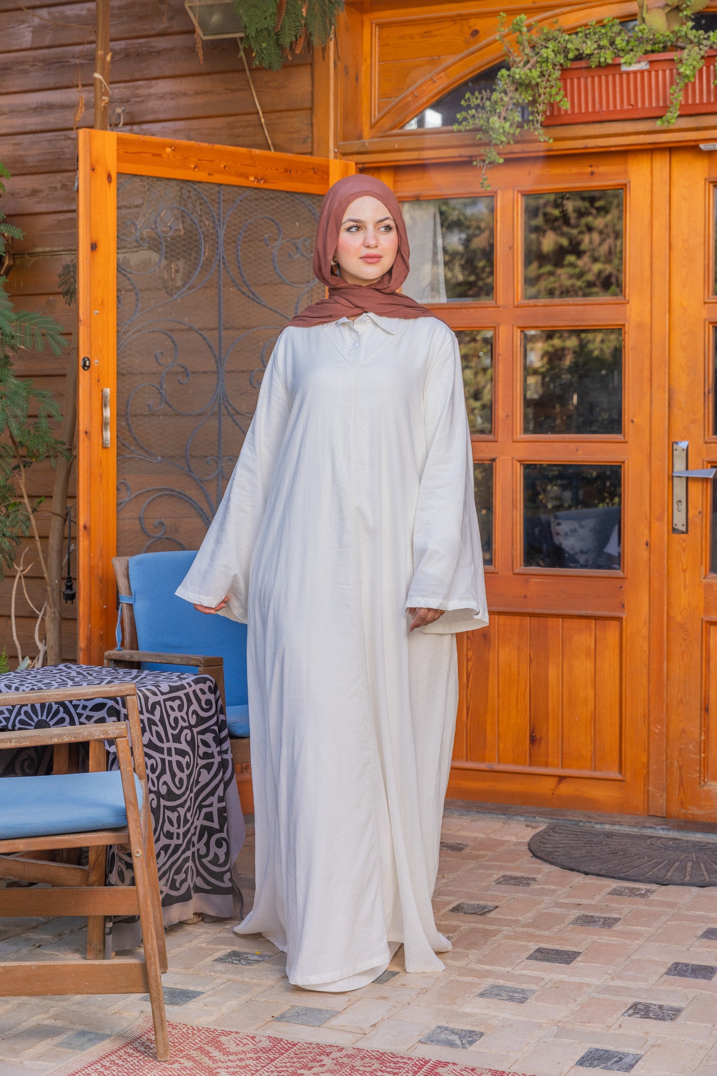 امل-White