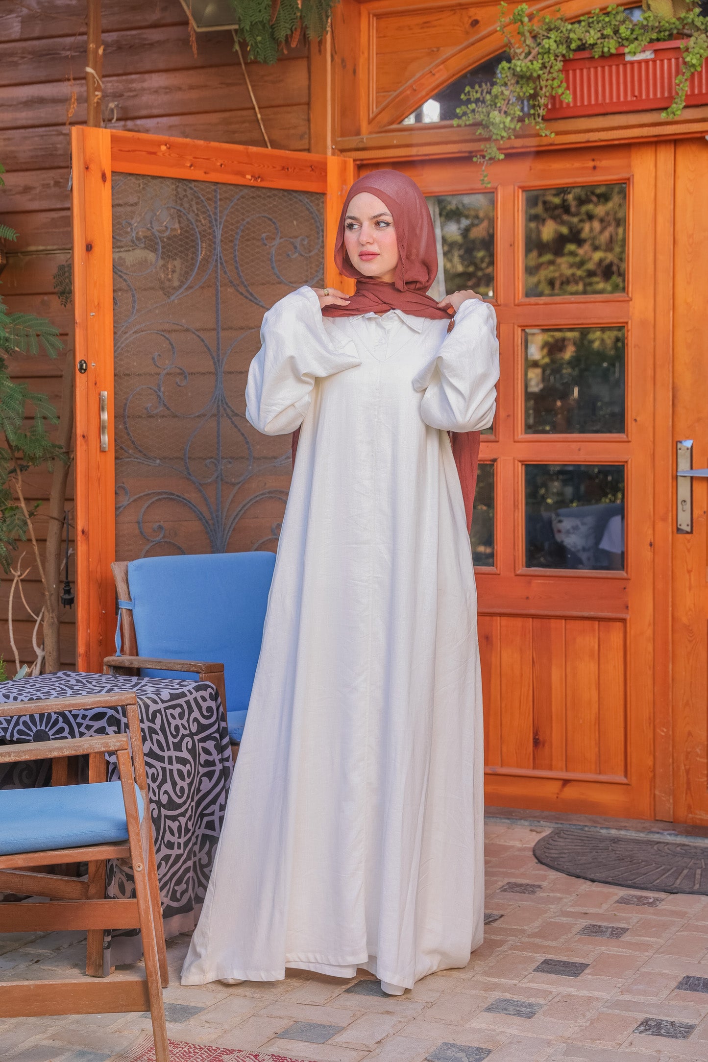 امل-White