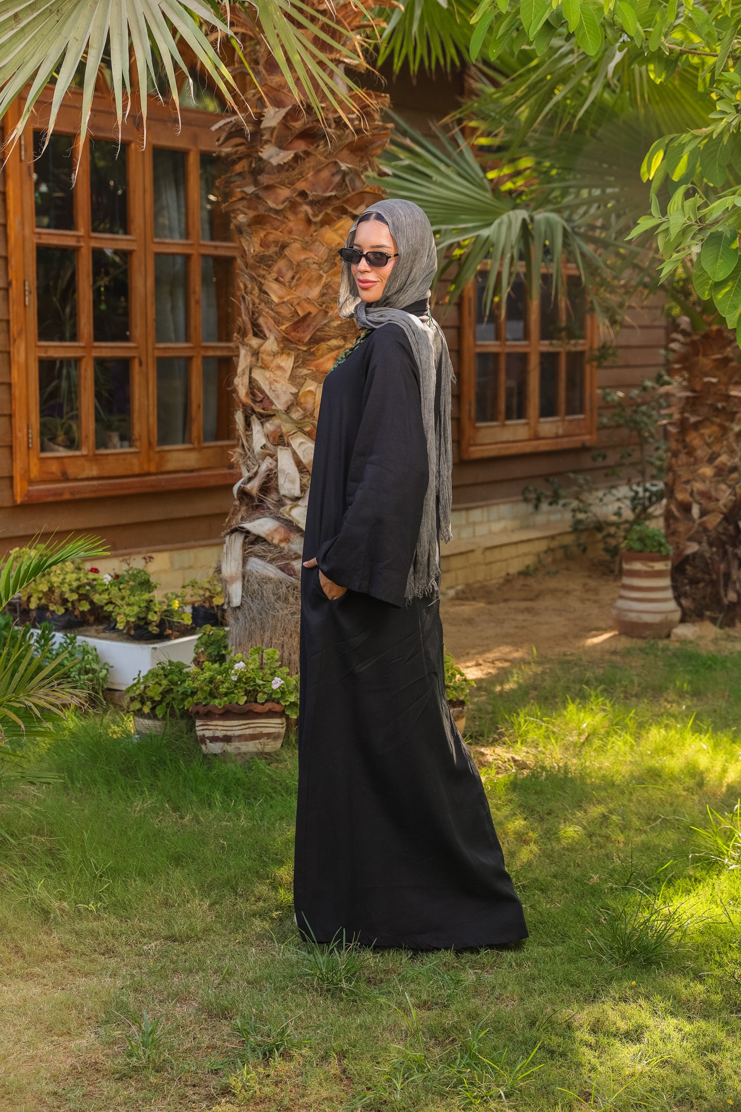 امل-Black